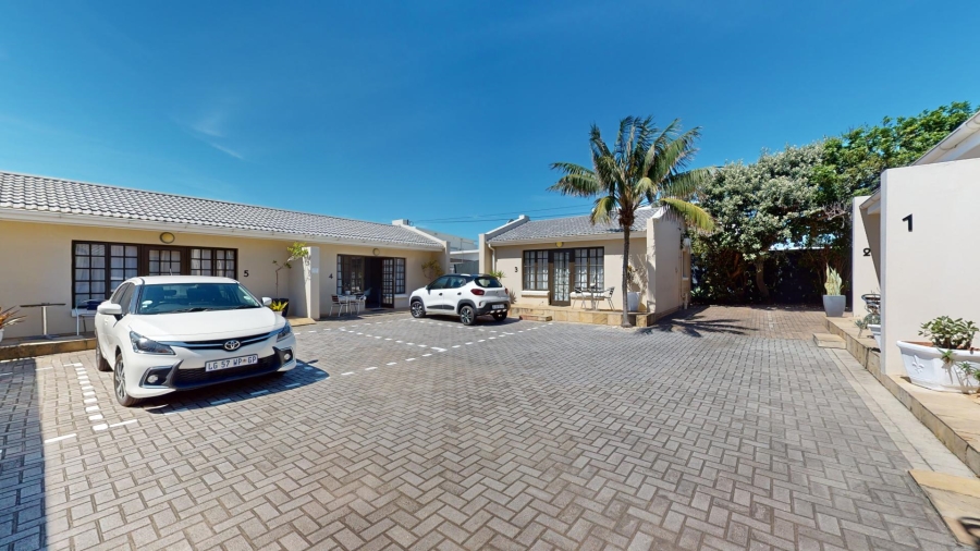 10 Bedroom Property for Sale in Summerstrand Eastern Cape
